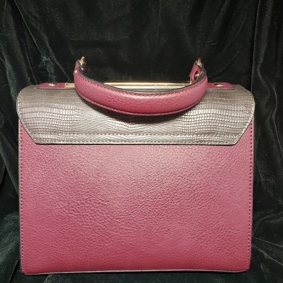 Beautiful! ~ London Dune ~ Purse ~ Optional Shoulder Strap - Picture 3 of 15